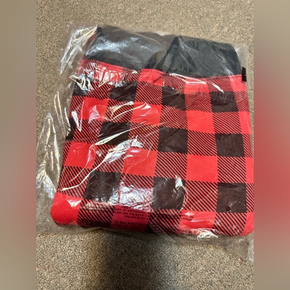 Victoria’s Secret PINK Red/ Black Buffalo Plaid Fleece Crewneck Sweater Size XS - Picture 9 of 9